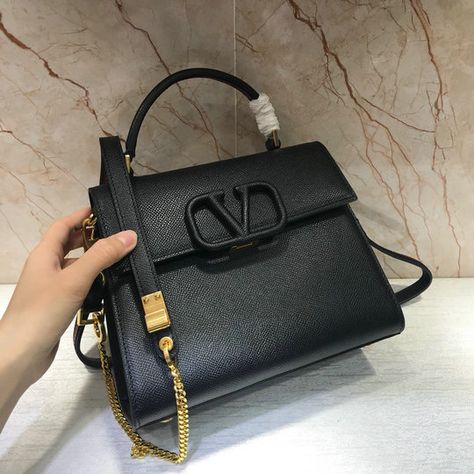 Cute Laptop Bags, Valentino Purse, Wardrobe Revamp, Palm Springs Mini Backpack, Girls Spring Outfits, Valentino Bag, Valentino Handbags, Expensive Handbags, Girly Bags