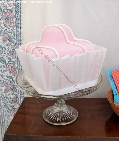 Giant pink French fondant fancy French Fancy Cake, Fancy Cake Ideas, Fondant Fancy, Fancy Birthday Cakes, Fancy Birthday, Pink French, Bday Cake, Fancy Cakes, Birthday Cakes