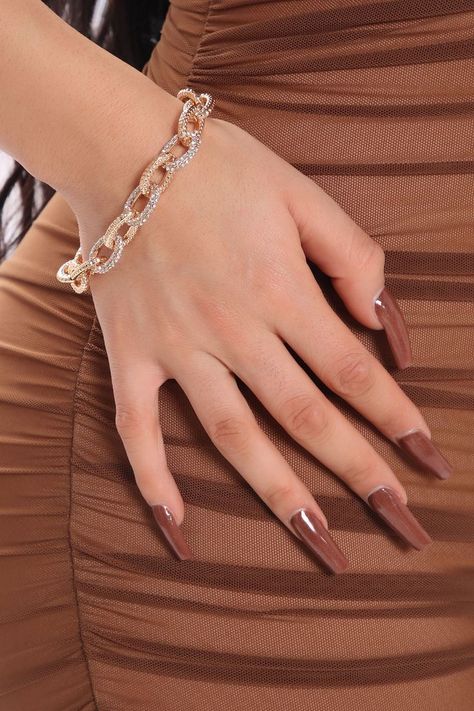 Silver Bracelet Chain, Brown Acrylic Nails, Eyes On Me, Beige Nails, Long Acrylic Nails Coffin, Link Design, Nails Polish, Bracelet Chain, Brown Nails