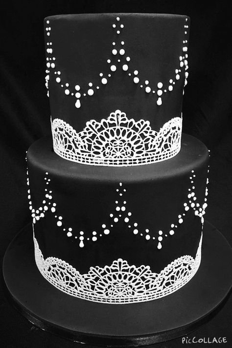 wedding cake black lace Wedding Cake Black, Lace Cake, Cake Lace, Decorated Cakes, Dessert Decoration, Future Ideas, Cupcake Cookies, Cake Ideas, Wedding Cake