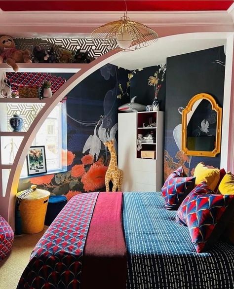 Moody Eclectic Decor, Moody Eclectic Bedroom, Maximalism Bedroom, Maximalist Rooms, Moody Maximalist, Ming Vase, Colorful Eclectic Home, Friends Episode, Eclectic Decor Bedroom