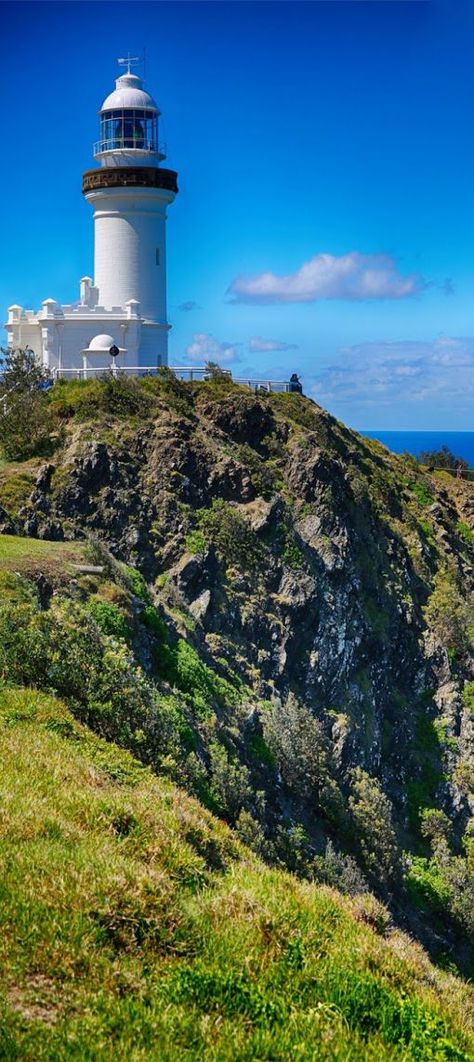 Bryon Bay, Nice Restaurants, Winter In Australia, New South Wales Australia, Beautiful Lighthouse, Light House, Famous Places, South Pacific, Winter Travel