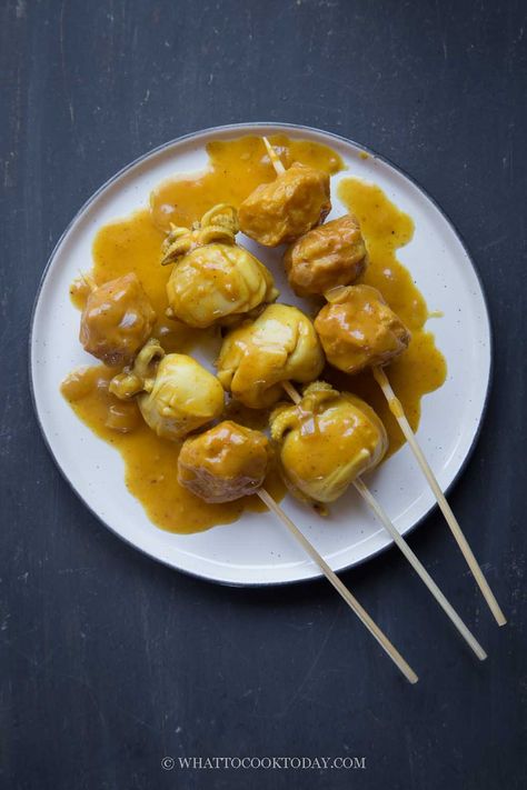 Hong Kong Curry Fish Balls Fish Balls Recipe, Curry Fish Balls, Fishball Recipe, Gar Fish, Curry Fish, Cheap Snack, Fish Balls, Madras Curry, Fish Ball