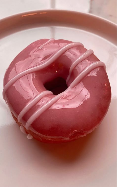 #donut #pink #story #happy Pink Doughnut Aesthetic, Sprinkle Donut Aesthetic, Pink Donuts Aesthetic, Glazed Donut Aesthetic, Doughnut Art, Pink Glazed Donut, Donut Aesthetic, Donuts Aesthetic, Pink Doughnut