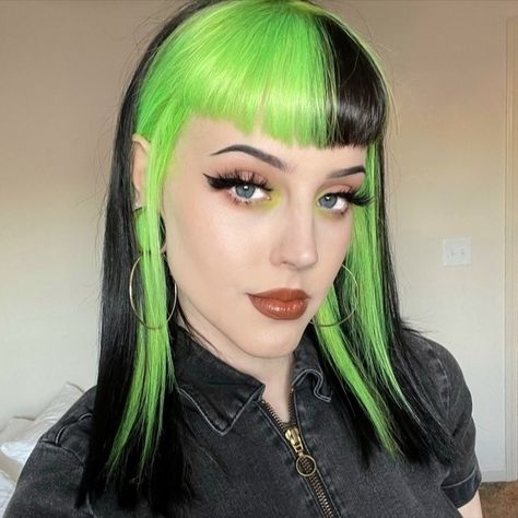 #HAIRDYE #greenhair #haircolor #hairtransformation #colorblock #hairinspo #2023hairinspo Green Hair Color, Weird Haircuts, Fox Hair Color, Emerald Hair, Green Hair Dye, Arctic Fox Hair Color, Fox Hair, Mint Hair, Cute Hair Colors