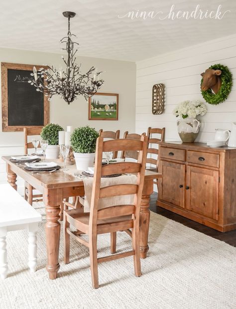 Farmhouse Dining Room Makeover - Nina Hendrick Blog Modern Farmhouse Dining Room Decor, Rustic Farmhouse Dining Room, Farmhouse Style Dining Room, Farmhouse Dining Rooms, Farmhouse Dining Rooms Decor, Modern Farmhouse Dining Room, Farmhouse Dining Room Table, Dining Room Decorating, Modern Farmhouse Dining