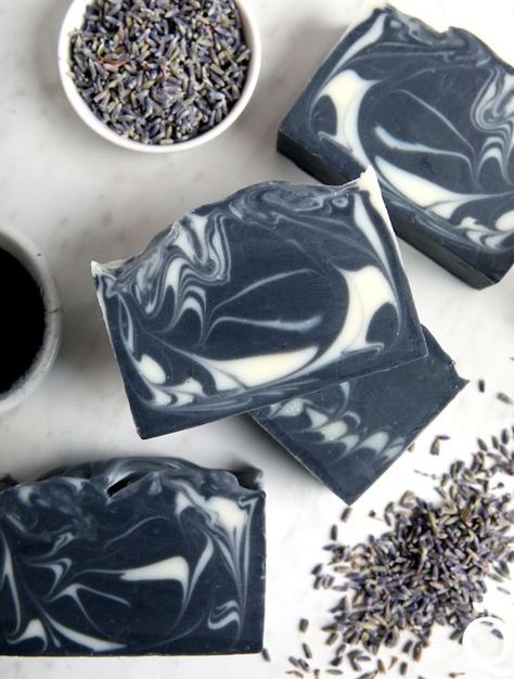 Natural Soap Making Recipes, Soap Queen, Cold Process Soap Recipes, Soap Tutorial, Soap Making Recipes, Body Creams, Charcoal Soap, Homemade Soap Recipes, Lavender Soap