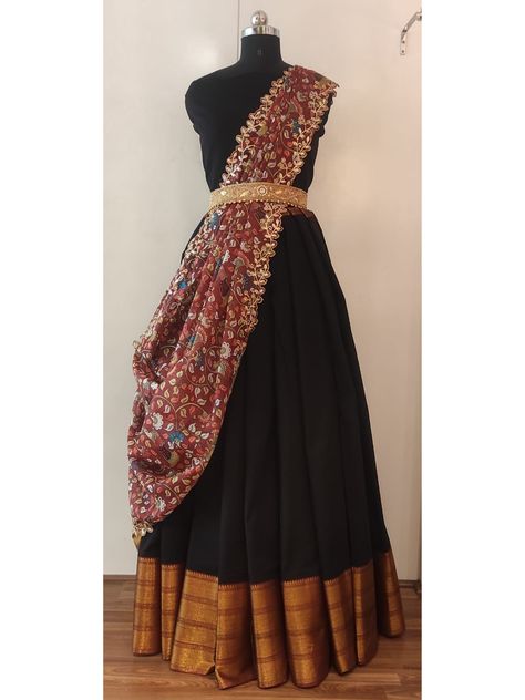 Black Half Saree, Langa Voni, Kalamkari Dresses, Frock Designs, Model Blouse, Boat Neck Blouse Design, Long Frock Designs, Half Saree Lehenga, Half Sarees