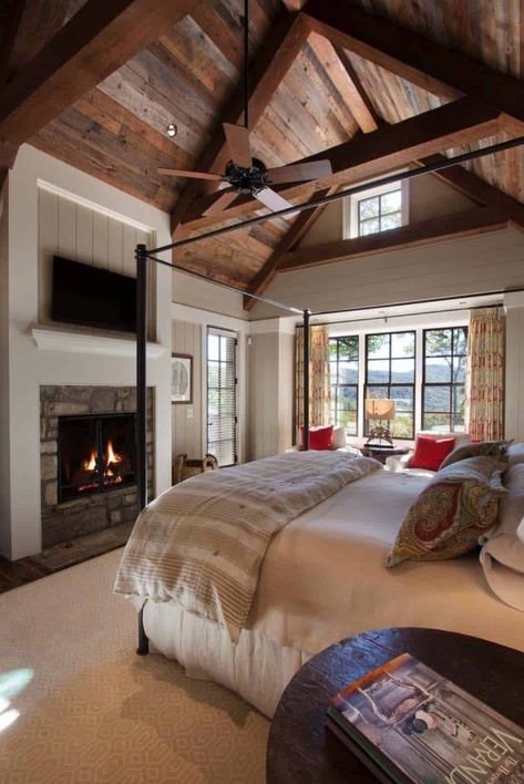 Vaulted Ceiling Bedroom Master Suite, Modern Rustic Bedroom Ideas, Bedroom Ideas Master Suite, Modern Mountain Bedroom, Modern Rustic Bedroom, Vaulted Ceiling Bedroom, Mountain Bedroom, Rustic Bedroom Ideas, Bedroom Ideas Master