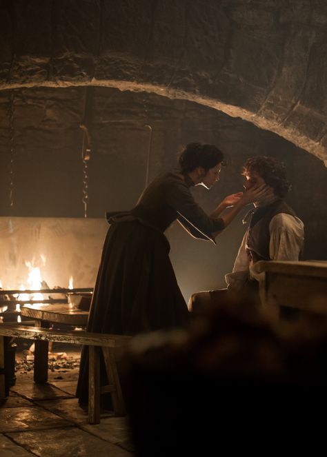 Caitriona Balfe as Claire and Sam Heughan as Jamie in Outlander on Starz via http://www.farfarawaysite.com/section/outlander/gallery1/gallery.htm Claire Outlander, Ben Johnson, Starz Tv Series, Diana Gabaldon Outlander Series, Outlander Book Series, Diana Gabaldon Outlander, Starz Series, She Wolf, Outlander Book