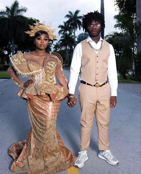 Ugly Prom Dresses, Prom Couples Black People, Ugly Prom Dress, Afro Clothes, Funny Prom, Pretty Homecoming Dresses, Couple Prom, Custom Made Prom Dress, Ugly Dresses