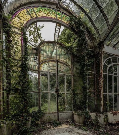 Green House Aesthetic, Glass Green House, Vampire House, Deserted Places, Victorian Greenhouses, Green Academia, Desert Places, Building Aesthetic, Creepy Houses