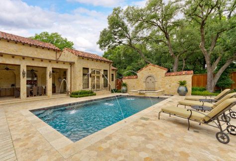 16 Stunning Mediterranean Swimming Pool Designs To Beautify Your Yard Tuscan Pool, Tuscan Home Decorating, Mediterranean Pool, Pool And Patio, Small Swimming Pools, Tuscan Design, Mediterranean Home Decor, Tuscan House, Spanish Style Homes