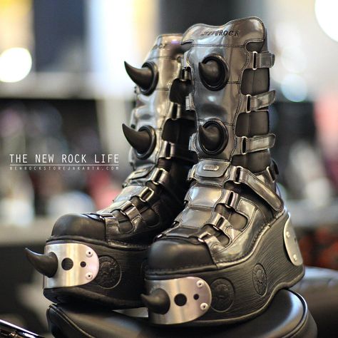 Futuristic Boots, Spike Boots, Spiked Boots, Space Boots, New Rock Shoes, Cyberpunk Accessories, Spikes Fashion, New Rocks, New Rock Boots