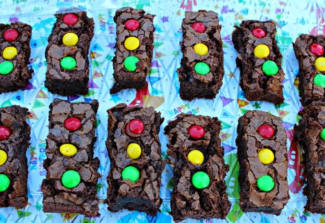 Stoplight brownies for things that go birthday party. So easy and delicious! Stoplight Brownies, Bentley Continental Gt Convertible, Morgan Cars, Car Birthday Party, New Bentley, Luxury Car Photos, Car Man Cave, Things That Go, Race Car Party