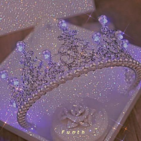 Arte Glitter, Crown Aesthetic, Glitter Photography, Pink Tumblr Aesthetic, Lavender Aesthetic, Queen Aesthetic, Royalty Aesthetic, Royal Aesthetic, Beautiful Tiaras