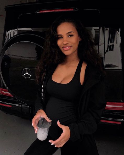 Kendra Bailey, Eating Ice, Dope Fits, Christina Milian, Pregnant Belly, Motherhood Maternity, Girl Crushes, Girls Rock, Instagram Models