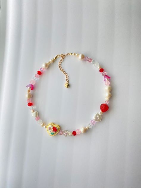 #handmade #handmadejewelry #necklace #beads Strawberry Necklace, Necklace Beads, Strawberry Shortcake, Handmade Jewelry, Beaded Necklace, Beads, Handmade Jewellery