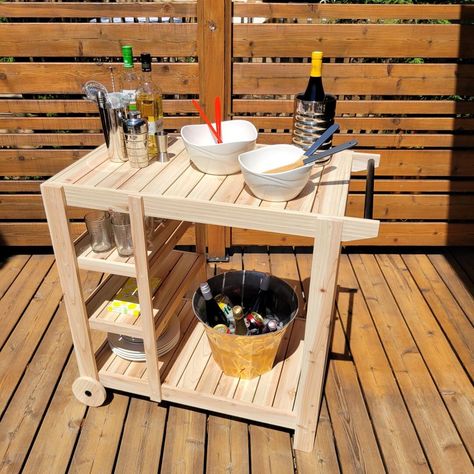 Building an Outdoor Serving Cart: A Step-by-Step Guide | DIY Montreal Easy Diy Bar, Outdoor Serving Cart, Diy Montreal, Building Memories, Wood Working Projects, Diy Bar Cart, Fence Boards, How To Waterproof Wood, Into The Wood