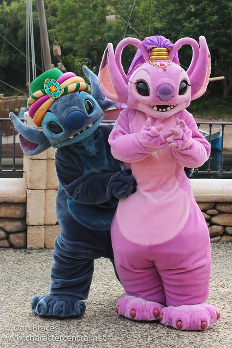 Stitch And Angel Costume, Angel From Stitch, Disneyland Halloween Outfit, Disney Characters Pictures, Disneysea Tokyo, Stitch Costume, Angel Stitch, Best Photo Poses For Couples, Disney Cuties