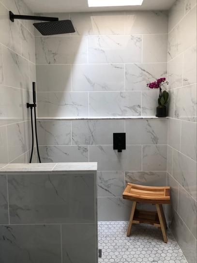 Large Shower Tile, Bathroom Wall Tile Design, Basement Finish, Modular Bathrooms, Small Bathroom Tiles, Grey Bathroom Tiles, Bathroom Farmhouse, Bathroom Fireplace, Victorian Farmhouse