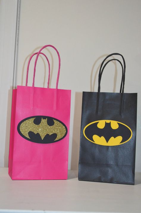 Batgirl Party, Batman Theme Party, Batman Party Supplies, Batman Party Decorations, Batman Themed Birthday Party, Batman Decor, Batman Theme, Batman Stuff, Batman Birthday Party