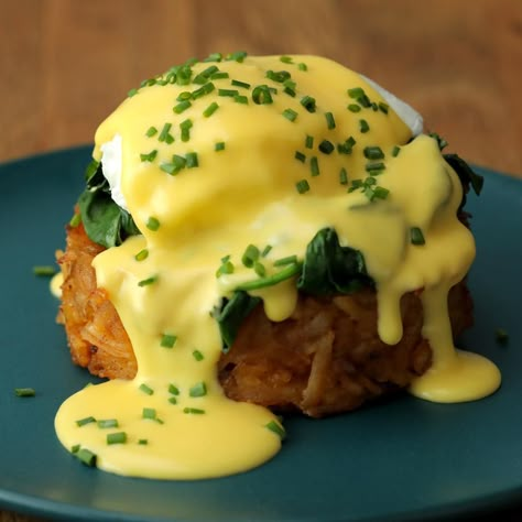 14 Delicious Polish Recipes That Are Actually Super Simple To Make Benedict Recipe, Chicken Thights Recipes, Egg Benedict, Proper Tasty, Breakfast And Brunch, Nourishing Foods, Hash Brown, India Food, Hash Browns