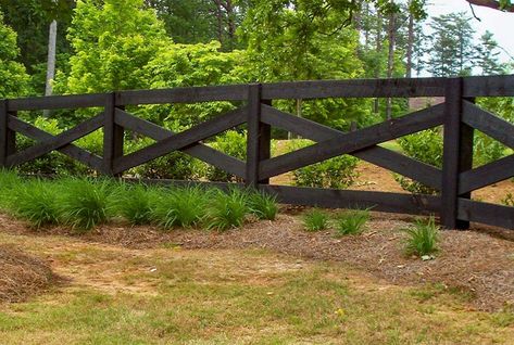 Crossbuck Horse Fence Orlando, FL | Mossy Oak Fences Fence For Large Property, Fence Ideas For Large Property, Crossbuck Fence, Oak Fence, Farmhouse Fence, Good Neighbor Fence, Small Front Yards, Ranch Fencing, Horse Fence