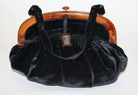 The Met Collection API is where all makers, creators, researchers, and dreamers can now connect to the most up-to-date data and images for more than 470,000 artworks in The Met collection. As part of <a href="https://www Art Deco Bag, 1930 Fashion, Evening Purse, Vintage Purses, Art Deco Earrings, Mode Vintage, Historical Fashion, Vintage Handbags, Metropolitan Museum Of Art