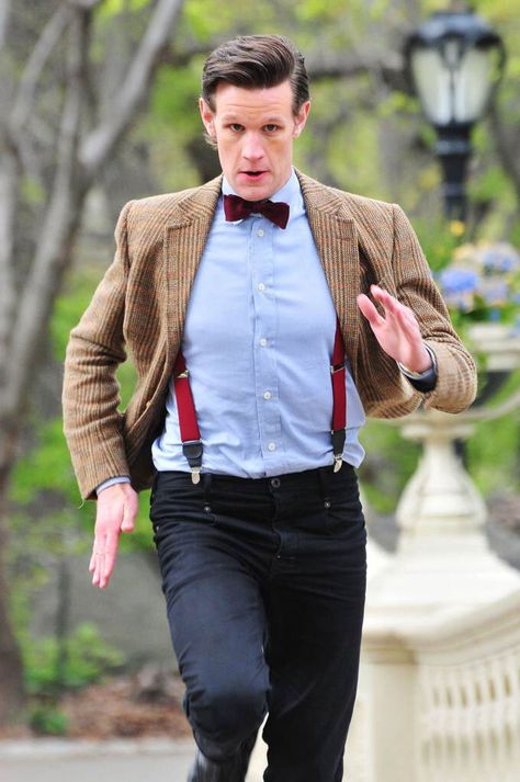 If you’re looking to do a series six costume, specifically as seen in The Angels Take Manhattan , then something one of my readers has sen... 11th Doctor Costume, Dr Who Costume, Red Braces, Who Costume, Doctor Who Outfits, Matt Smith Doctor Who, Doctor Who Cosplay, Doctor Who Costumes, Doctor Costume