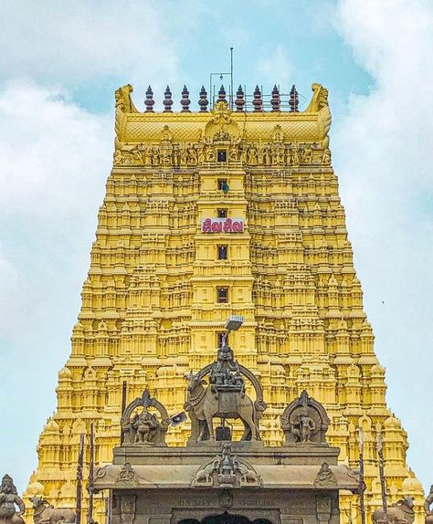 Rameshwaram Temple Photography, Ramanathaswamy Temple, Sunrise Images, Indian Temple Architecture, Ganesh Art Paintings, Vishnu Wallpapers, Ancient Indian Architecture, Temple Photography, Temple Architecture