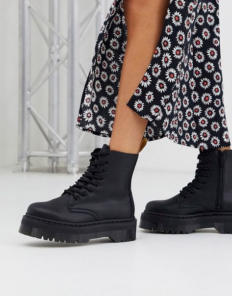 Dr Martens Jadon, Doc Martens Outfit, Anti Fashion, Black Platform Boots, Dr Martens Boots, Leather Heeled Boots, Shoes Boots Ankle, Socks And Heels, Faux Leather Heels