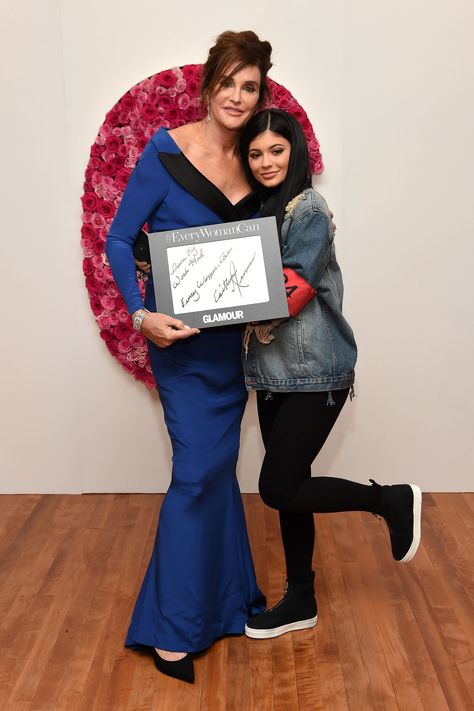 Caitlyn Jenner's Inspiring Glamour Woman of the Year Speech Is a Celebration of Life  - ELLE.com Stylizacje Kylie Jenner, Kylie Jenner Body, Kylie Jenner Outfits Casual, Kendall Jenner Body, Kylie Jenner Fans, Kylie Jenner Photos, Glamour Women, Kyle Jenner, Caitlyn Jenner