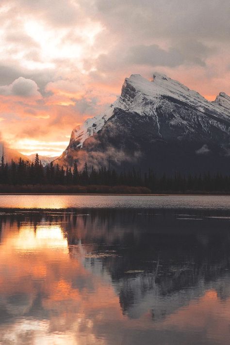 Vermillion Lakes, Sunrise Lake, Iphone Art, Photo Upload, Room With Plants, Free Hd Wallpapers, Beauty Fashion, Hd Wallpaper, Wallpaper Backgrounds