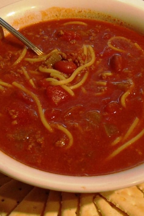 Chili With Spaghetti Noodles, Grandmas Chili, Chili Soup, Spaghetti Noodles, Hamburger Meat, No Bean Chili, Chopped Onions, Chili Recipes, Good Eats