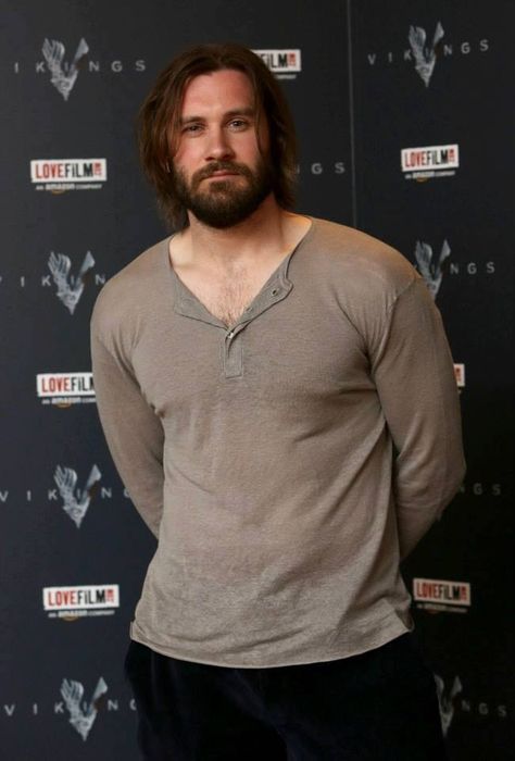 Clive Standen (Rollo) Rollo Lothbrok, Rollo Vikings, Clive Standen, Vikings Shirt, Vikings Tv Series, Viking Shirt, Viking Men, Vikings Tv, Character Inspiration Male