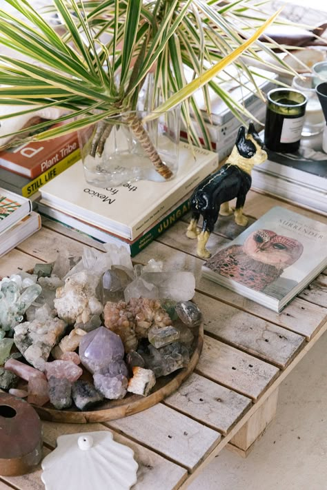 Styling Books, Meditation Room Decor, Displaying Crystals, Surf Shack, Spiritual Decor, Spa Room, Home Styling, Yoga Room, Crystals In The Home