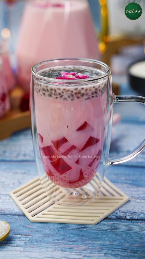 Iftar Drinks, Shakes Drinks, Drinks Recipes, Drink Recipe, Shake Recipes, Pinterest Recipes, Iftar, Food Presentation, Summer Drinks