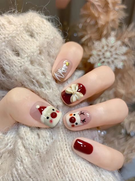 Nail Noel, Feet Nail Design, Xmas Nail Art, Minimal Nails Art, Velvet Nails, Fake Nails Designs, Hello Nails, Subtle Nails, Cute Christmas Nails