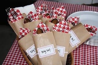 dig in with these checkboard napkin wraps for summer bbq Bbq Rehearsal Dinner, Backyard Bbq Party, Creative Napkins, Deco Champetre, Tafel Decor, I Do Bbq, Pig Roast, Bbq Party, Picnic Party