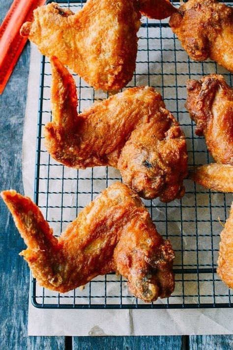 Chinese Fried Chicken Wings, Chinese Fried Chicken, Chinese Chicken Wings, Deep Fried Chicken Wings, Chicken Wing Recipes Fried, Fried Wings, Chicken Wings Recipe, Chinese Takeout, Fried Chicken Wings