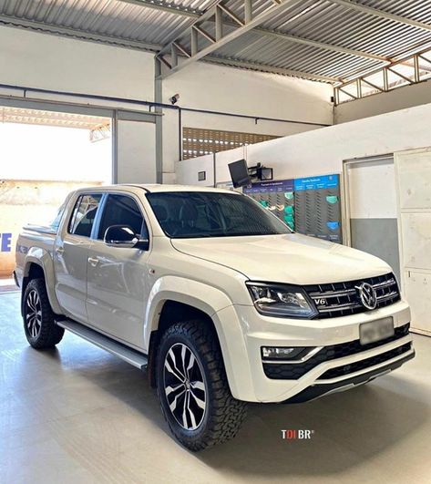 Vw Amarok V6, Amarok V6, Ford Trucks F150, Volkswagen Amarok, New Ferrari, Vw Amarok, New Technology Gadgets, White Car, Technology Gadgets