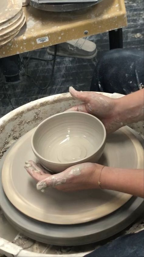 Pottery Making Aesthetic, Pottery Wheel Aesthetic, Ceramic Lessons, Pottery Lessons, Hobbies To Try, Pottery Crafts, Pottery Classes, Dear Future, Ceramics Pottery Art