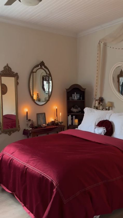 Deep Red Room Aesthetic, Dark Romantic Apartment Aesthetic, Satc Apartment, Coquette Bedroom Red, Dark Red Room Ideas, Dark Red Walls Bedroom, Baroque Room Aesthetic, Red Vintage Room Aesthetic, Red Goth Bedroom