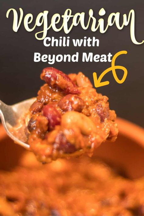 Beyond Meat Chili, Slow Cooker Vegetarian Chili, How To Cook Chili, Vegetarian Slow Cooker Recipes, Meat Chili, Veggie Chili, Slow Cooker Vegetarian, Chili Recipe Easy, Vegan Chili