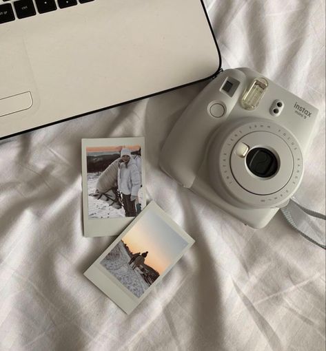 instax camera photos with pony Instax Aesthetic, Instax Mini 12, Instax Mini Camera, Fuji Instax Mini, Instax Film, Instax Camera, Fuji Instax, Cute Camera, Sea Wallpaper