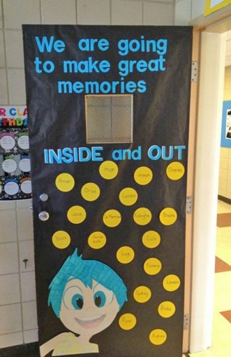 Disney Themed Classroom, School Door Decorations, Classroom Doors, Disney Classroom, Preschool Bulletin, Preschool Bulletin Boards, Welcome Students, School Doors, Back To School Bulletin Boards