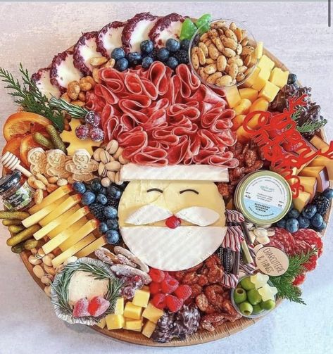 Individual Christmas Charcuterie Board Ideas, Cheese Charcuterie Board Christmas, Appetizer Board Christmas, Christmas Cutlery Board Food Ideas, Holiday Chacutery Boards, Christmas Inspired Charcuterie Board, Sharcutary Board Ideas Christmas, Cheese Board Ideas Christmas, Xmas Food Decorations