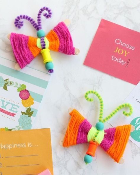 🦋How cute are these butterfly yarn magnets from @giggles_galore ?  Your littles will love crafting these up. Click the link to get the supplies and DIYS #kidscrafts #diy #craftideas #orientaltrading Easy Diy Butterfly, Yarn Crafts For Kids, Room Decor Crafts, Home Decor Diy Crafts, String Crafts, Diy Butterfly, Butterfly Crafts, Thanksgiving Kids, Crafts For Kids To Make