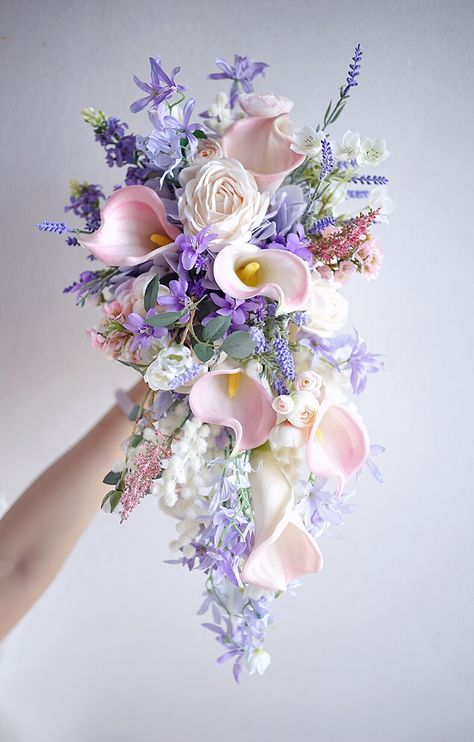 Bride Flower Bouquet Lavender, Pastel Purple Wedding Bouquet, Rapunzel Wedding Bouquet, Fairytale Flower Bouquet, Pastel Flower Arrangements Wedding Ideas, Pink Purple White Wedding Bouquet, Fairytale Bridal Bouquet, Pink And Purple Bouquet Wedding, Tangled Wedding Theme Dresses